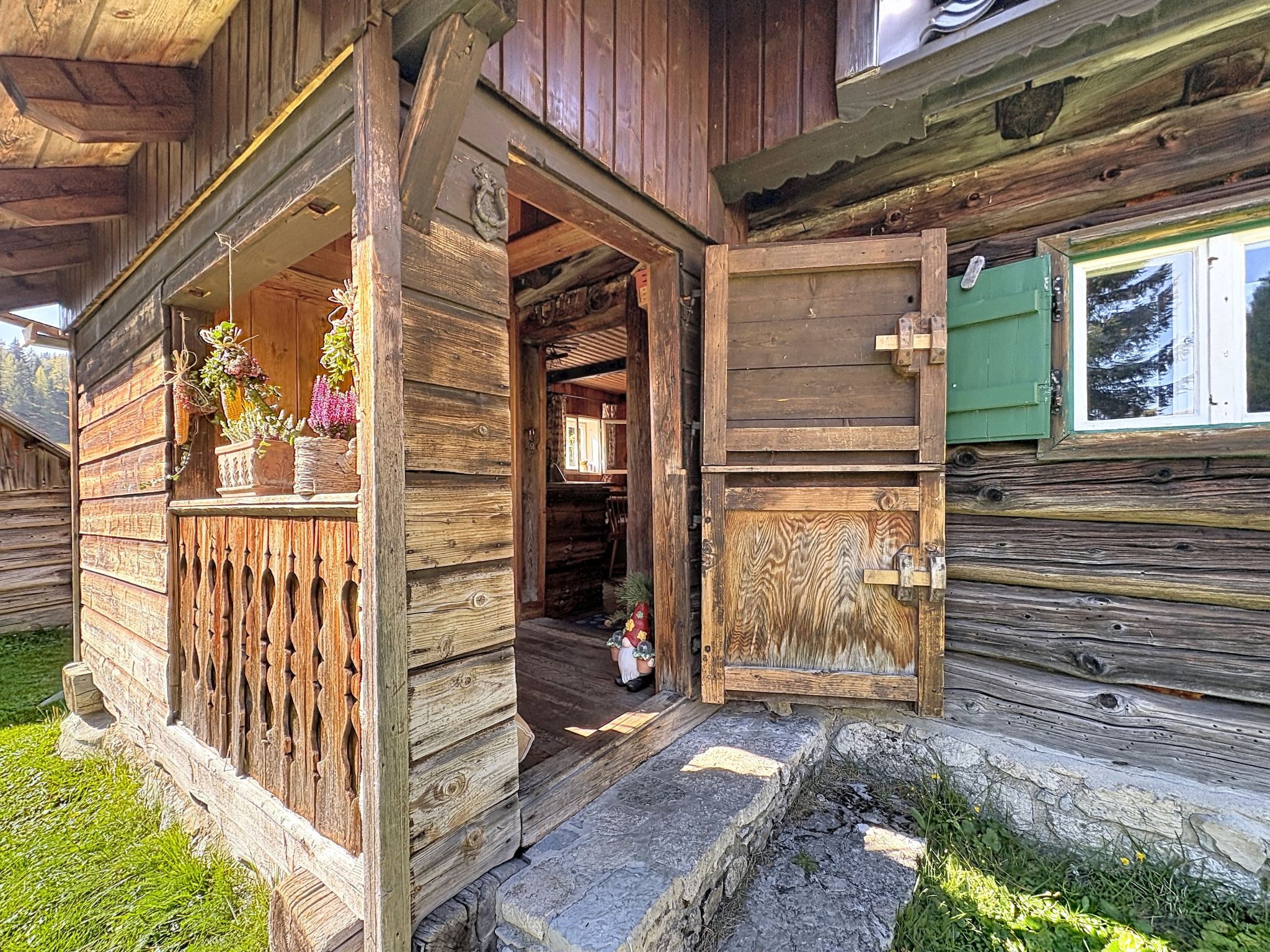 Schneehitzalmhütte - Draußen