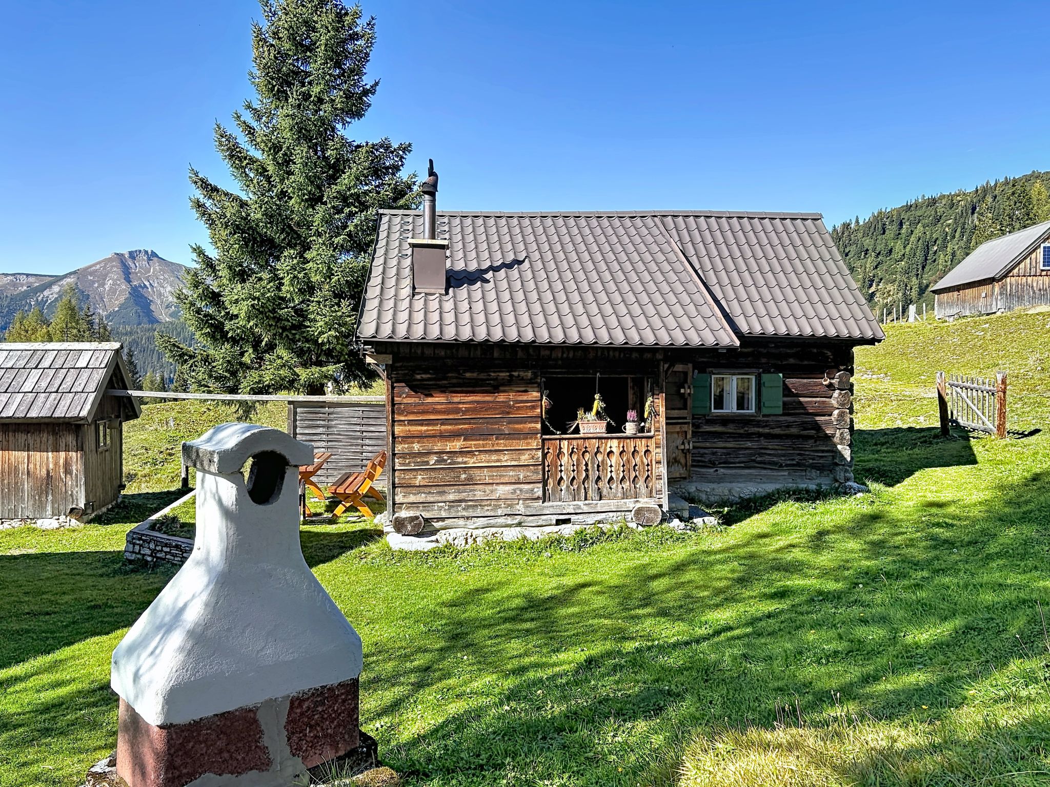 Schneehitzalmhütte - Draußen