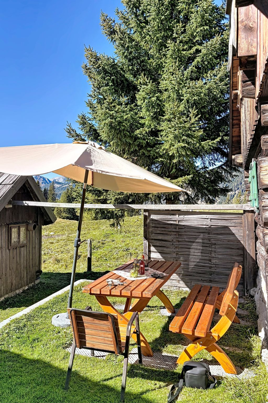 Schneehitzalmhütte - Draußen