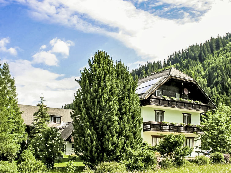 "Gipfelkreuz", 2-Zimmer-Wohnung 40 m2, im Dachgeschoss. Objekt geeignet für 2 Erwachsene + 2 Kinder. Hell, vollständig renoviert, komfortabel und geschmackvoll eingerichtet: Eingang. 1 Doppelzimmer ..