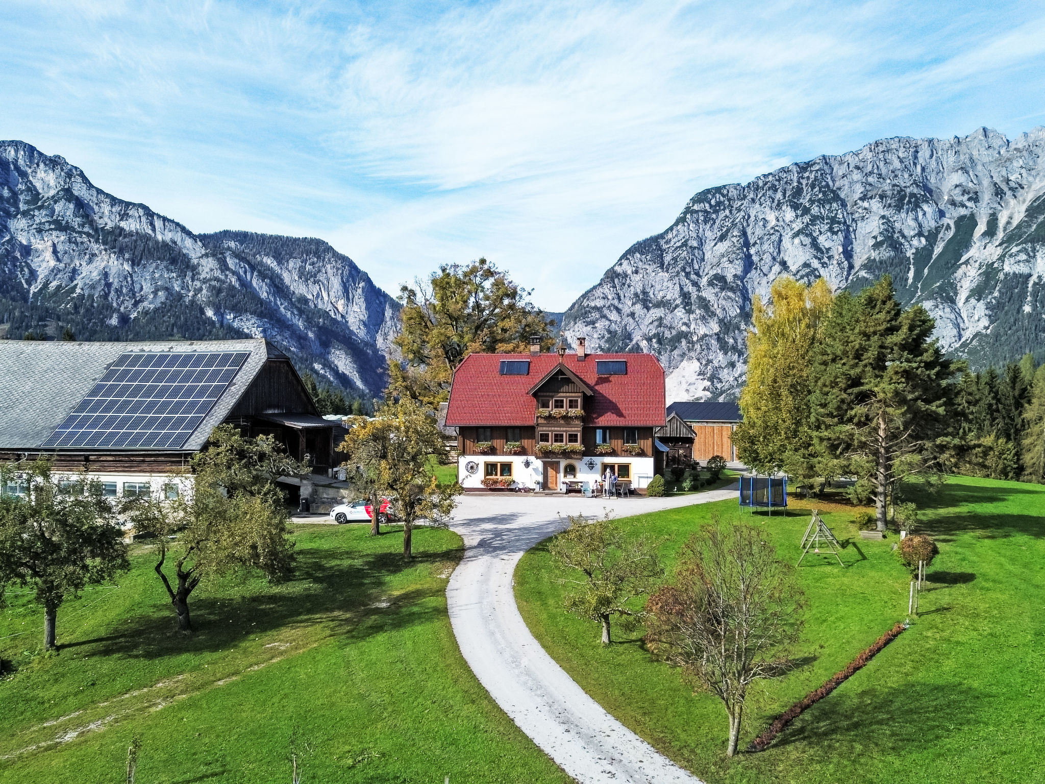 In Pruggern mit Terrasse und Garten-Omgeving