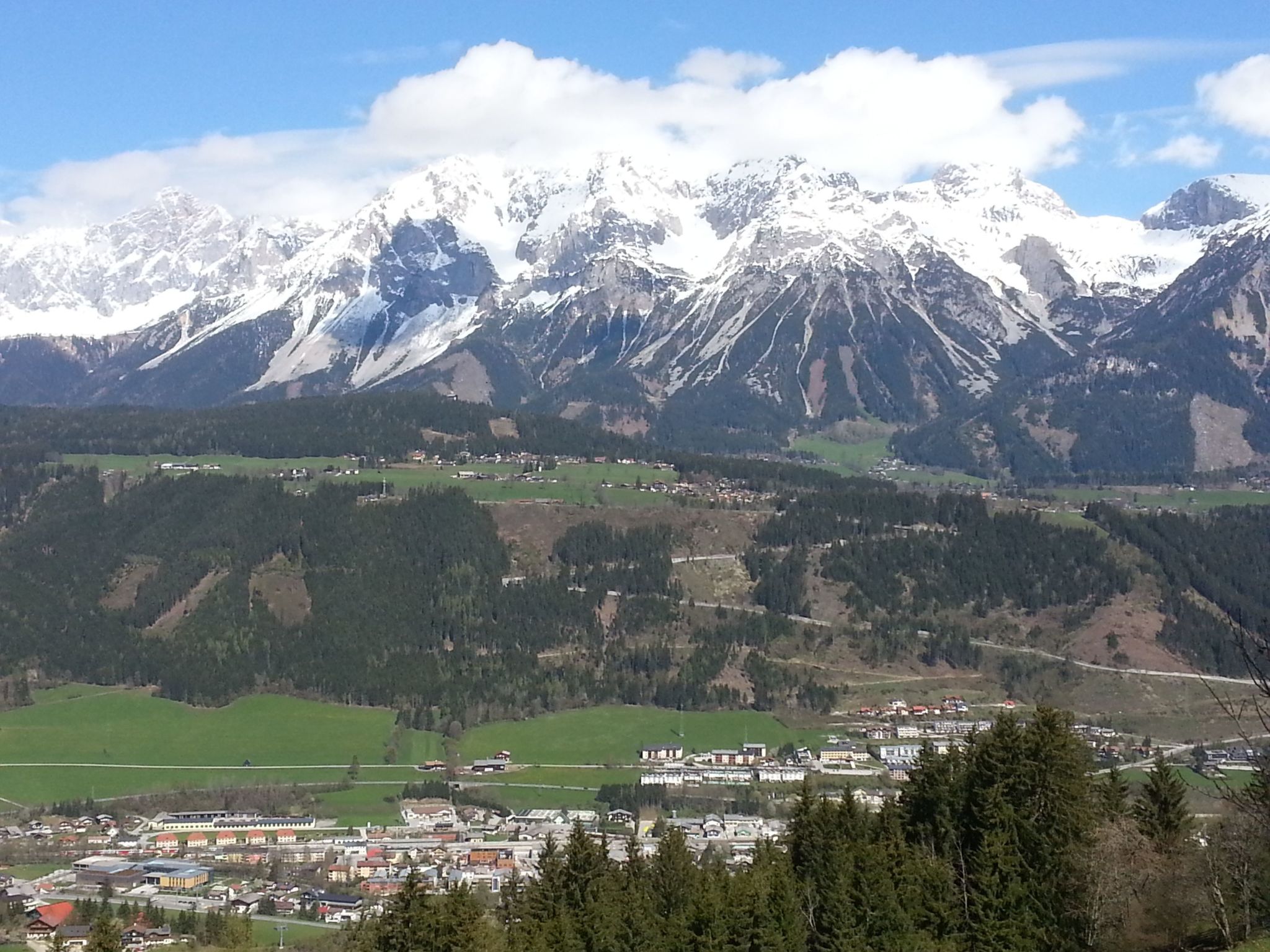 Mit Balkon und herrlichem Ausblick-Buiten