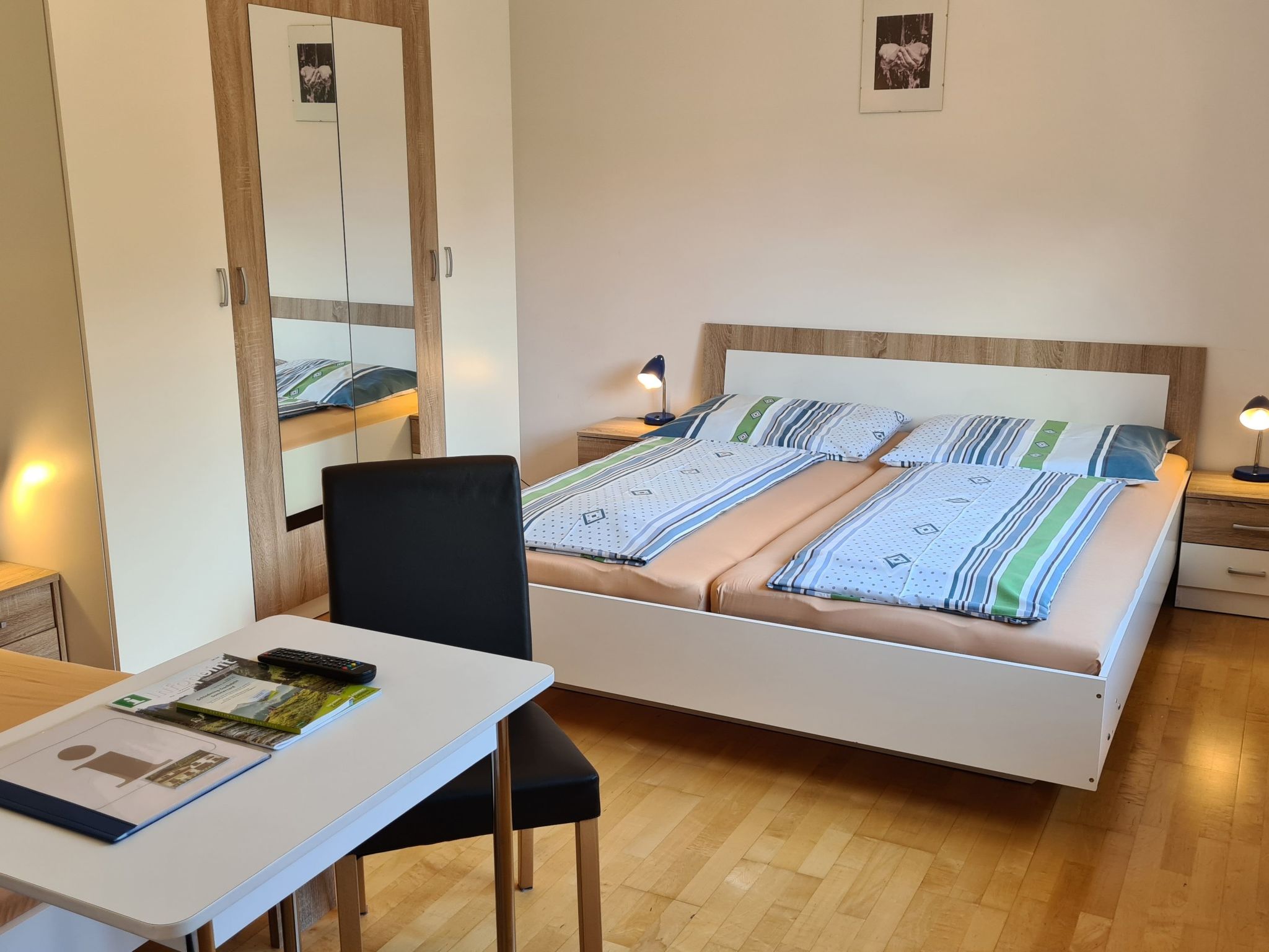 Mit Balkon und herrlichem Ausblick-Binnen