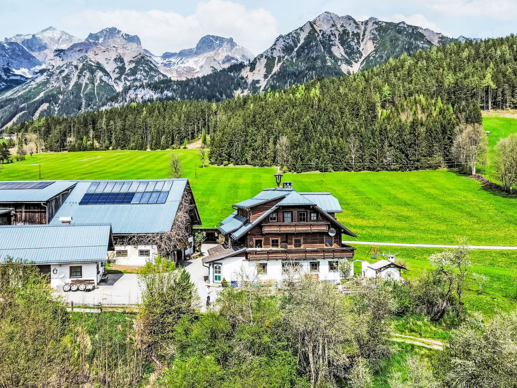 Bergzicht en rust in appartement Salzmannhof Wohnung 5 in Ramsau am Dachstein