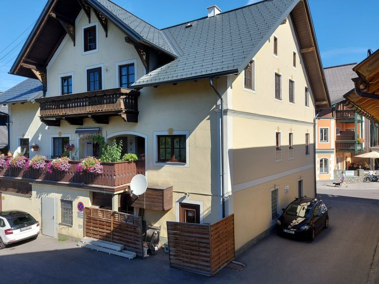 "Central", 2-room apartment 50 m2 on 1st floor. Object suitable for 2 adults. Simple and cosy furnishings: living/dining room with dining table and satellite TV (flat screen), radio. 1 double bedroom...
