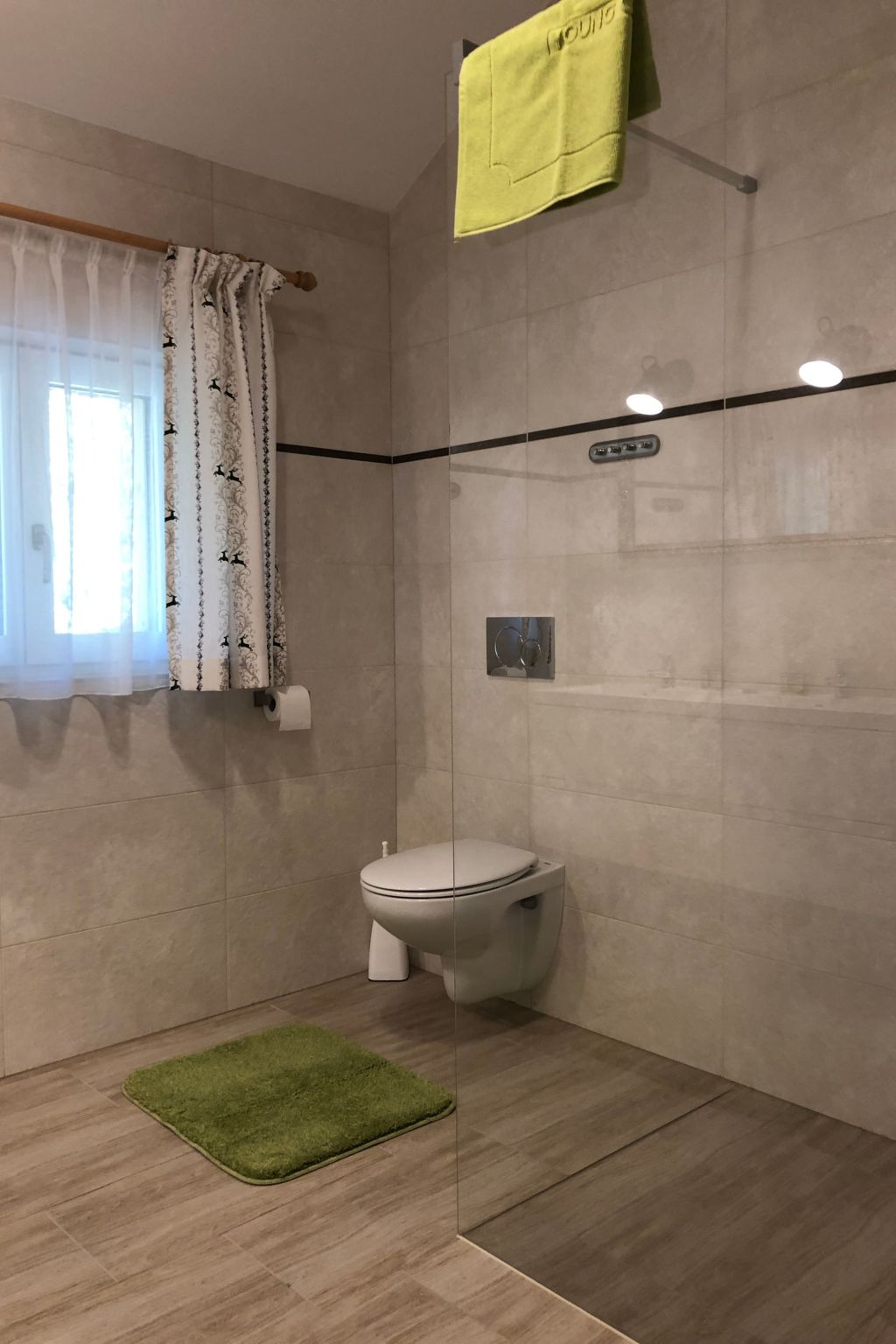 Charmante Ferienwohnung in Bad Aussee mit Grill und Garten und Bergblick-Image-tags.info