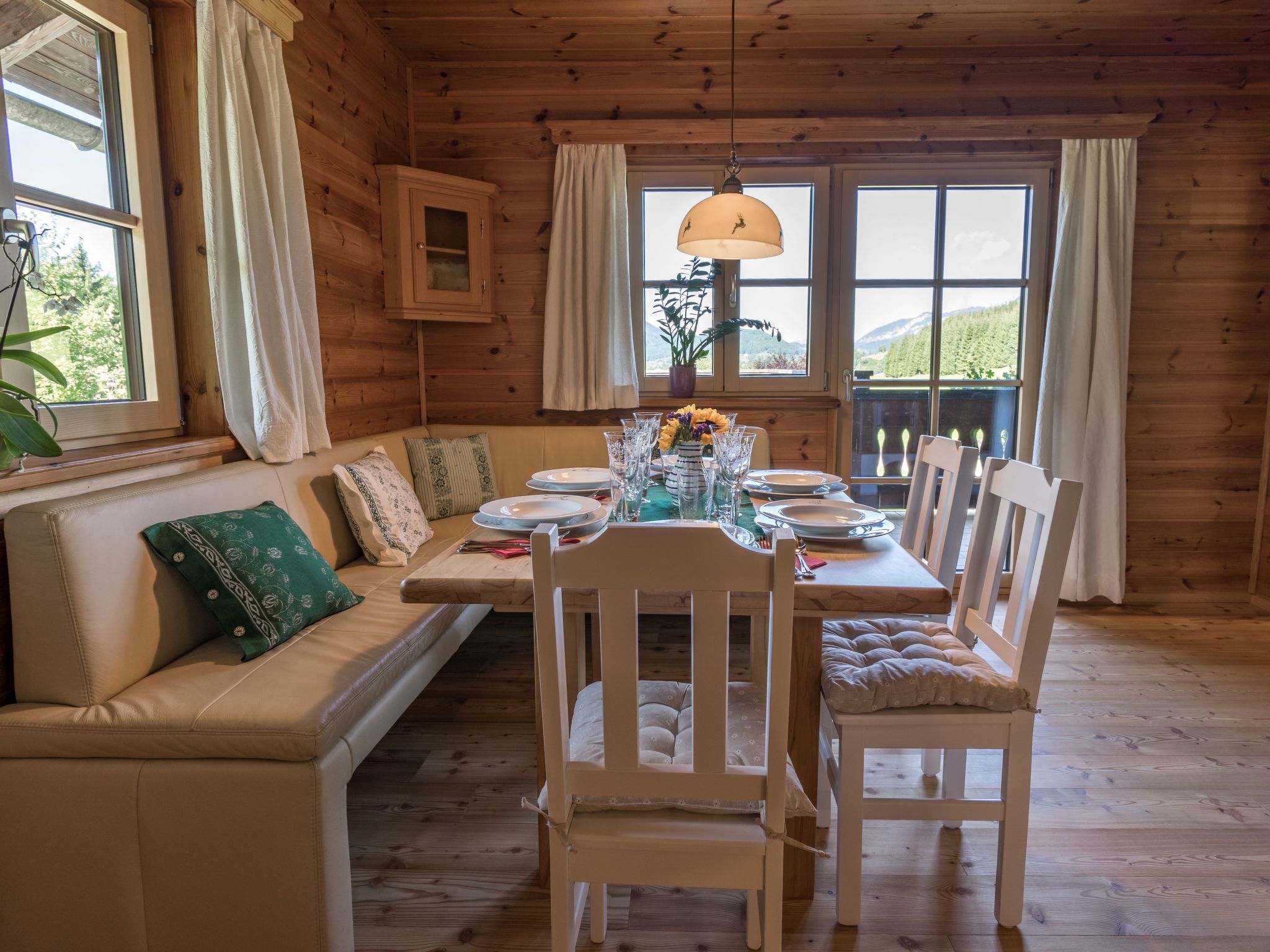 Erhöhte und ruhige Lage am Ortsrand von Bad Aussee-Image-tags.info