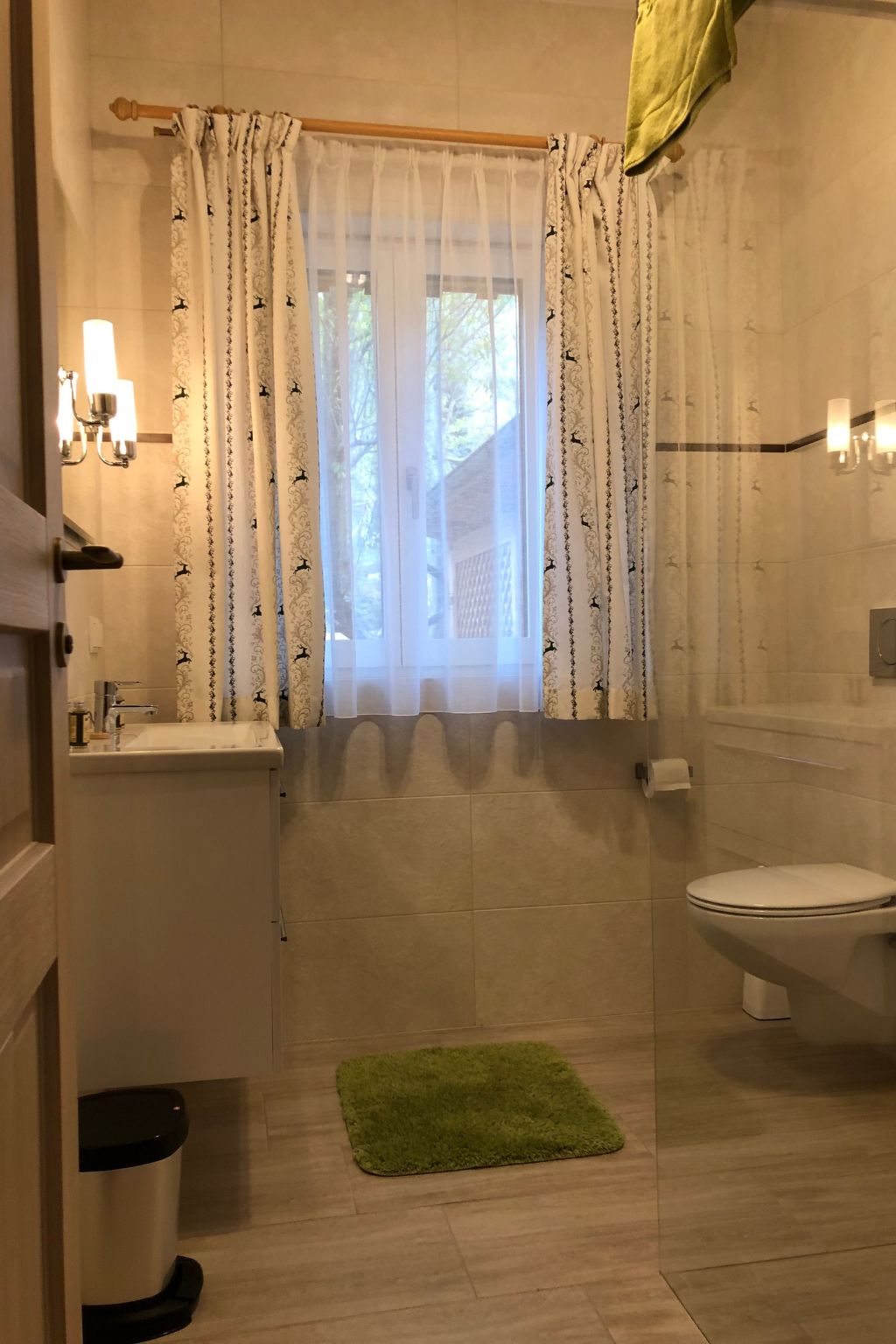 Nette Wohnung in Bad Aussee mit Garten und Grill und Bergblick-Image-tags.info