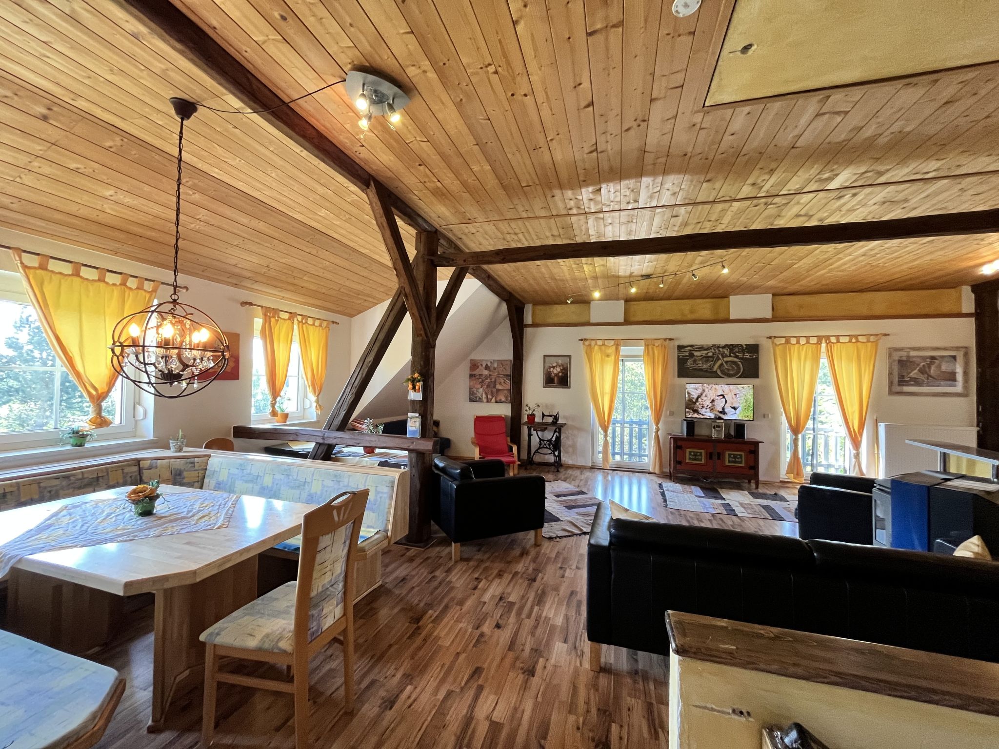 Kitchen / Dining Room