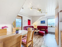 Zonnig appartement met zwembad en uitzicht nabij Wörthersee - thumbnail 3