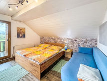 Zonnig appartement met zwembad en uitzicht nabij Wörthersee - thumbnail 4