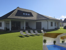 Ruim chalet met privézwembad en uitzicht op de Petzen bij Bleiburg - thumbnail 1