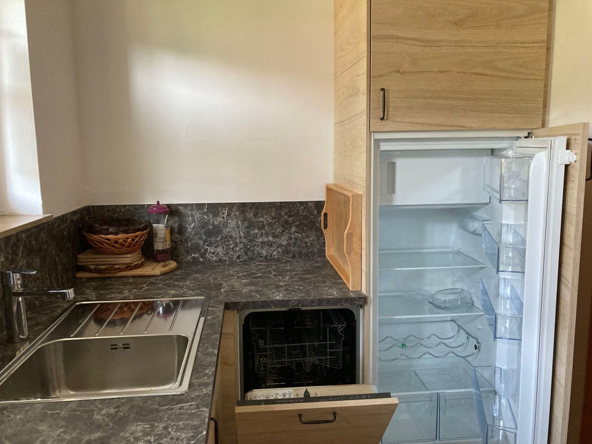 Claudia-Image-tags.info