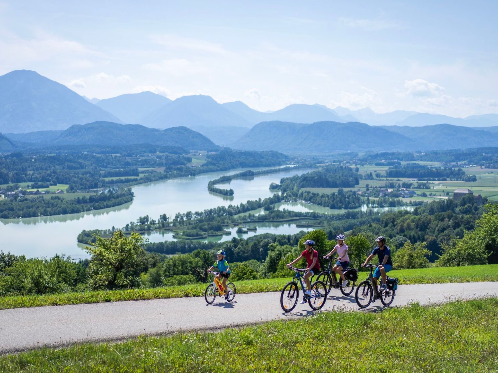 Claudia-Image-tags.info