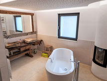 Ruime villa met tuin en bergzicht bij de Wörthersee - thumbnail 4