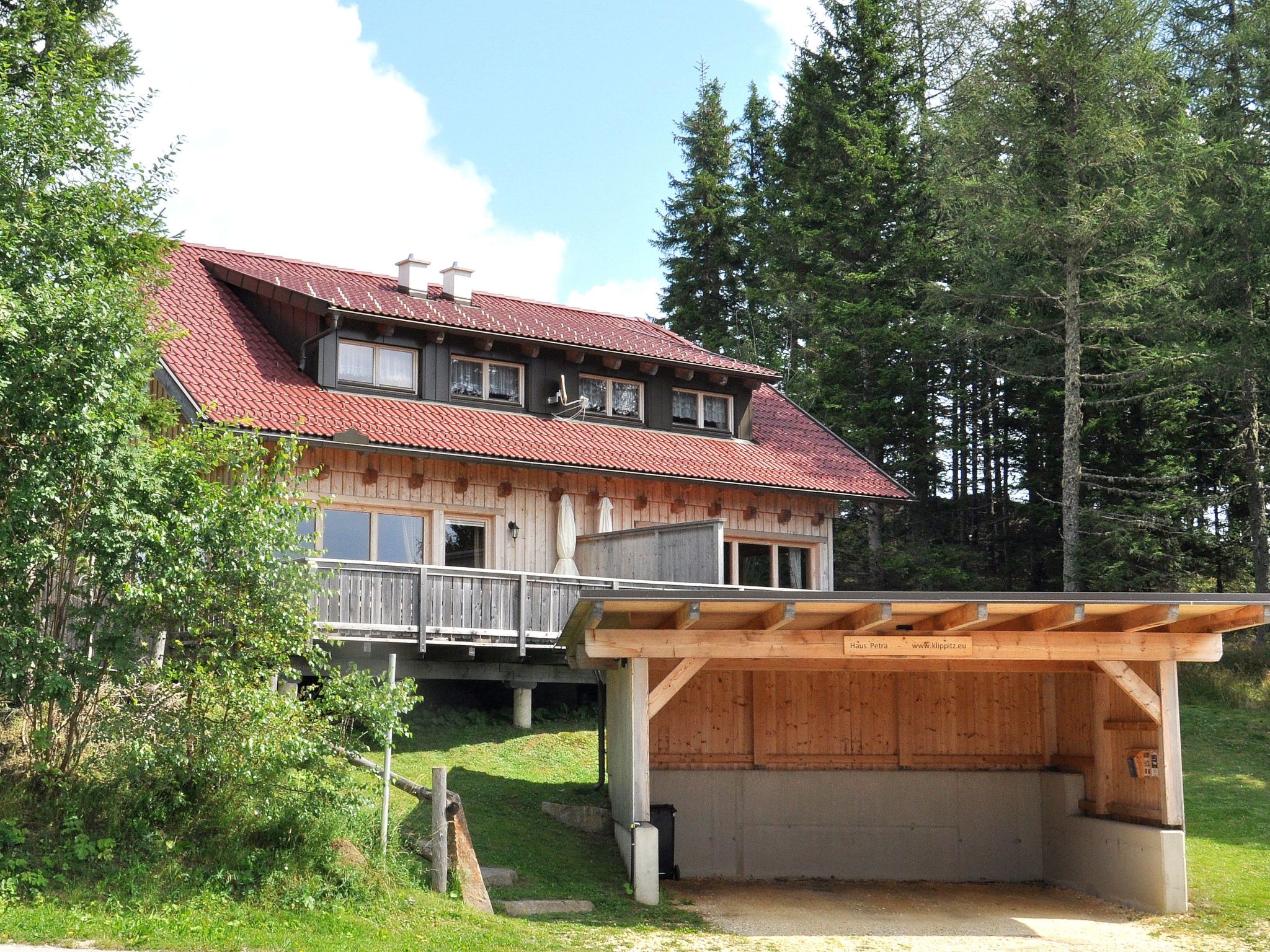 Experience unforgettable moments in our charming holiday home in Klippitztörl, Carinthia. Ideal for families or small groups of up to 6 people, this idyllic hideaway is the perfect retreat surrounded..