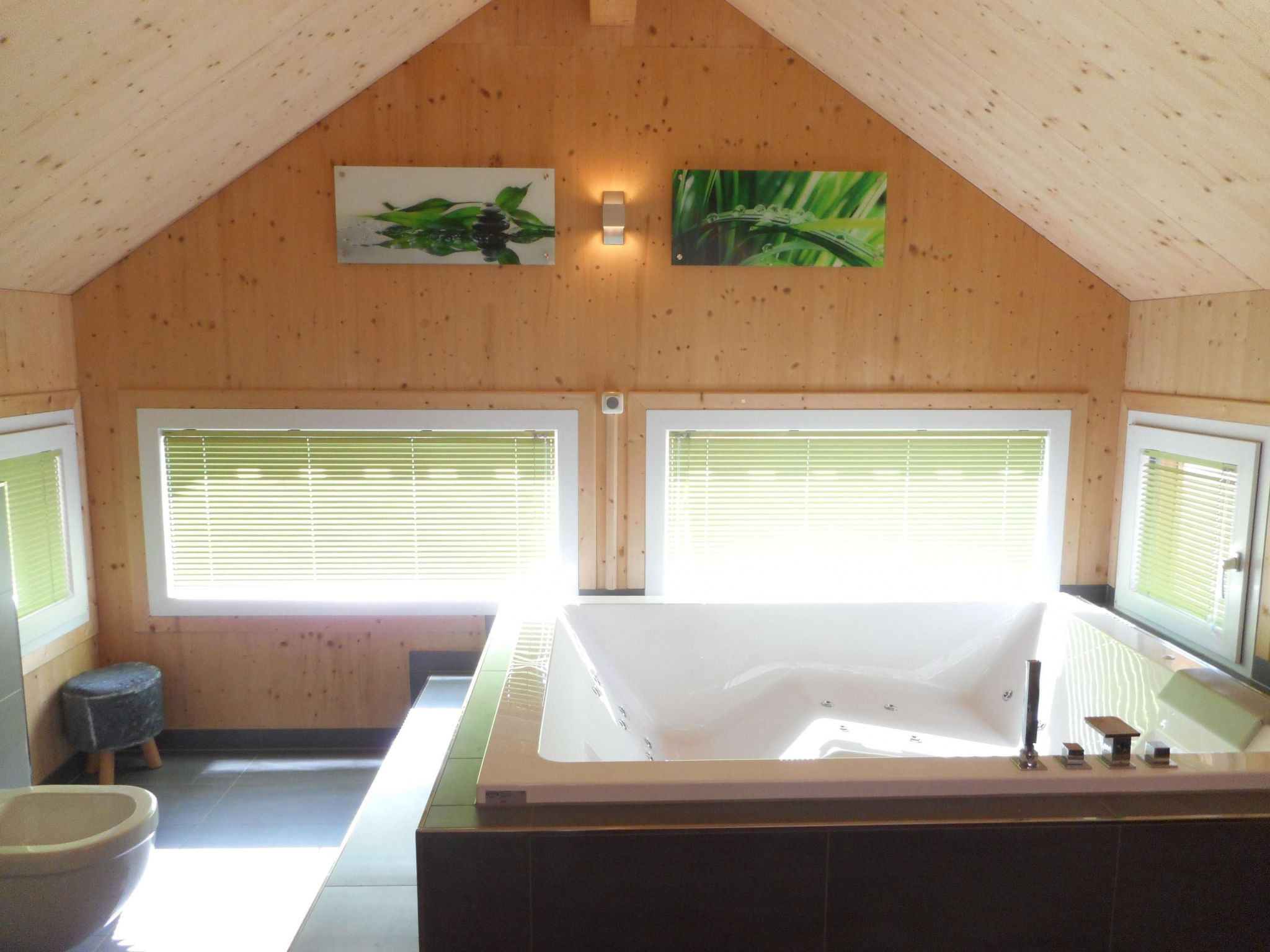Tolles Ferienhaus mit Sauna und Whirlpool-Image-tags.info
