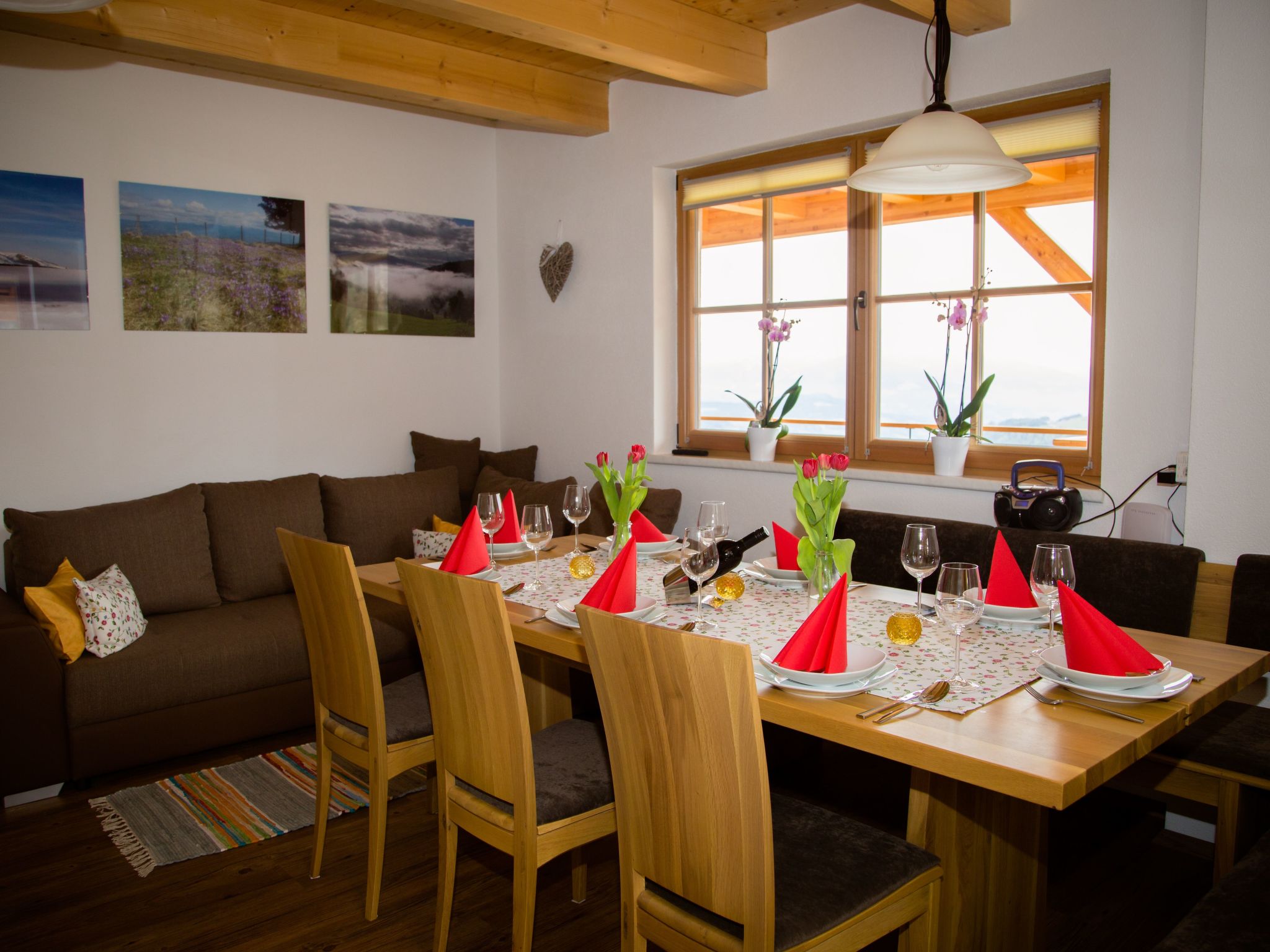 Alm-Ferienhaus-Binnen