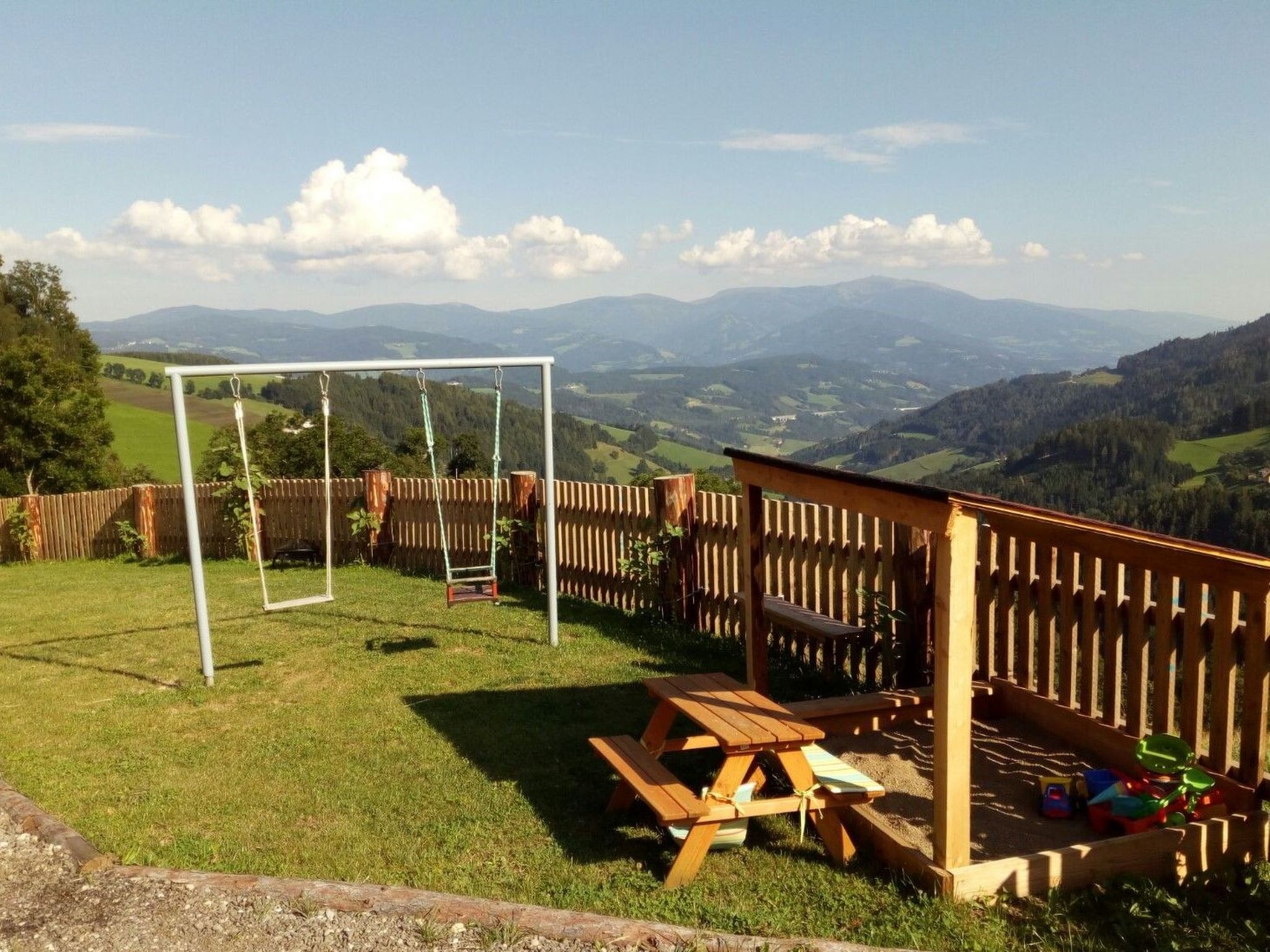 Alm-Ferienhaus-Binnen