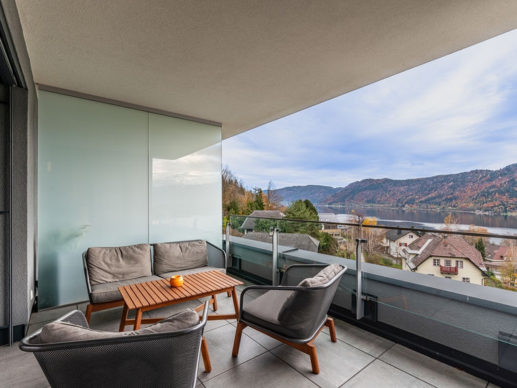 "Burgblick alpe maritima Ski & See-Top 26", appartement 3-kamers 75 m2 op de 3e verdieping. Licht, zeer modern en smaakvol ingericht: hal. Woon-/eetkamer met eettafel en Sat-TV (Flatscreen TV). Uitgan..