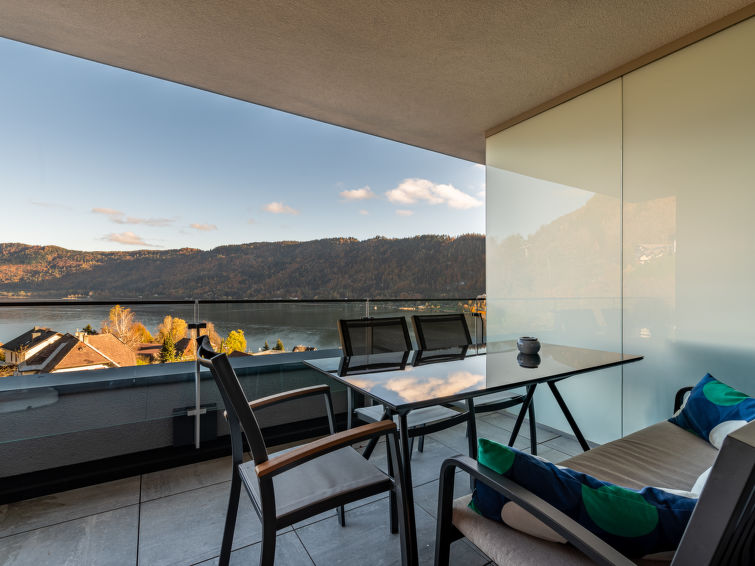 Aan de piste: Modern appartement met meer- en bergzicht aan Ossiacher See in Ossiacher See