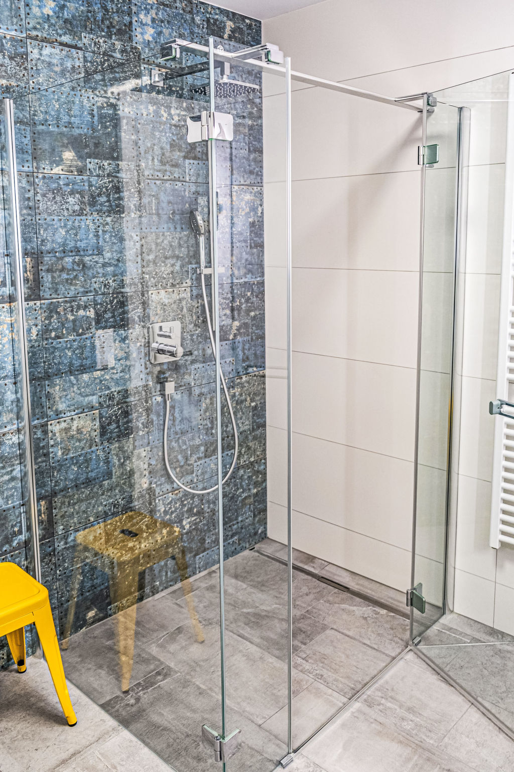 Top 5 Alpe maritima Seeblick+Bergkulisse-Binnen