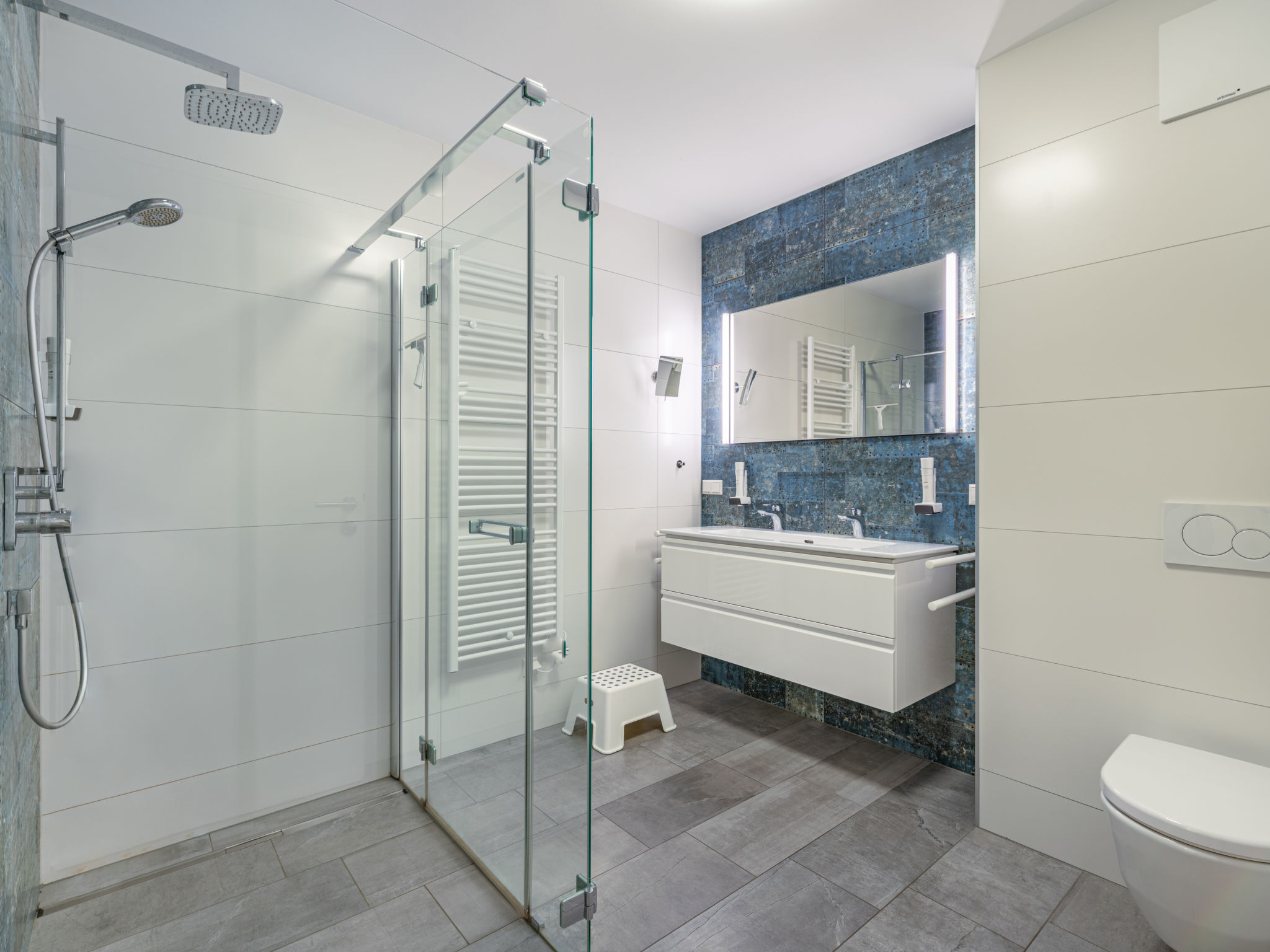 Top 5 Alpe maritima Seeblick+Bergkulisse-Binnen