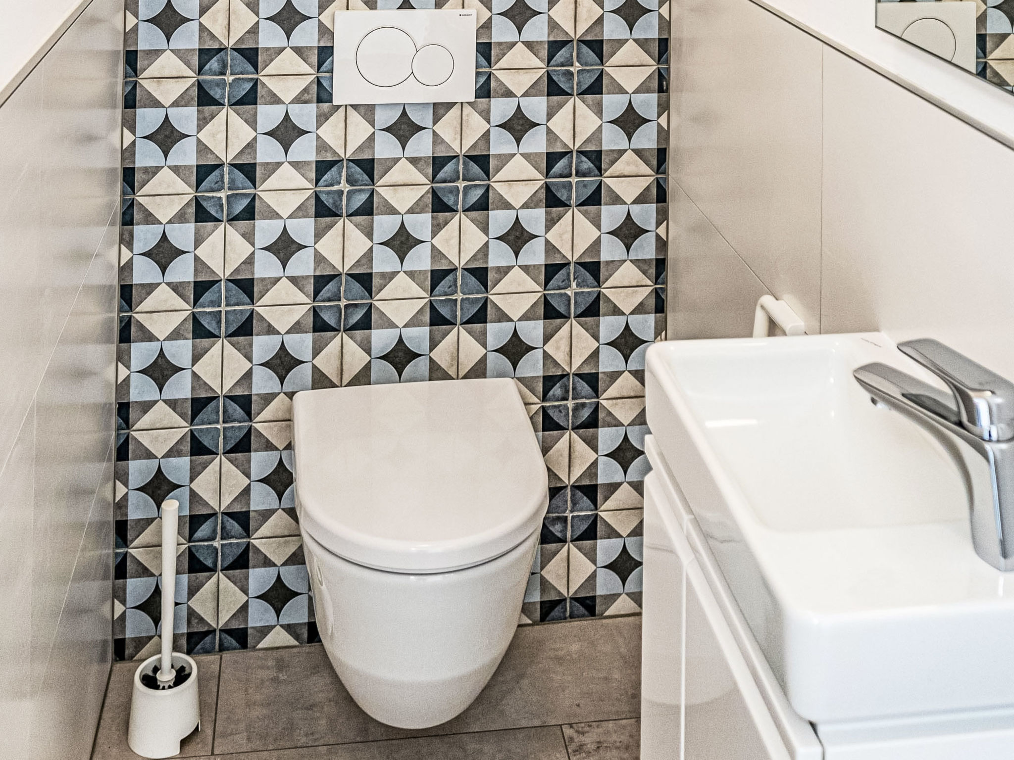 Top 5 Alpe maritima Seeblick+Bergkulisse-Binnen