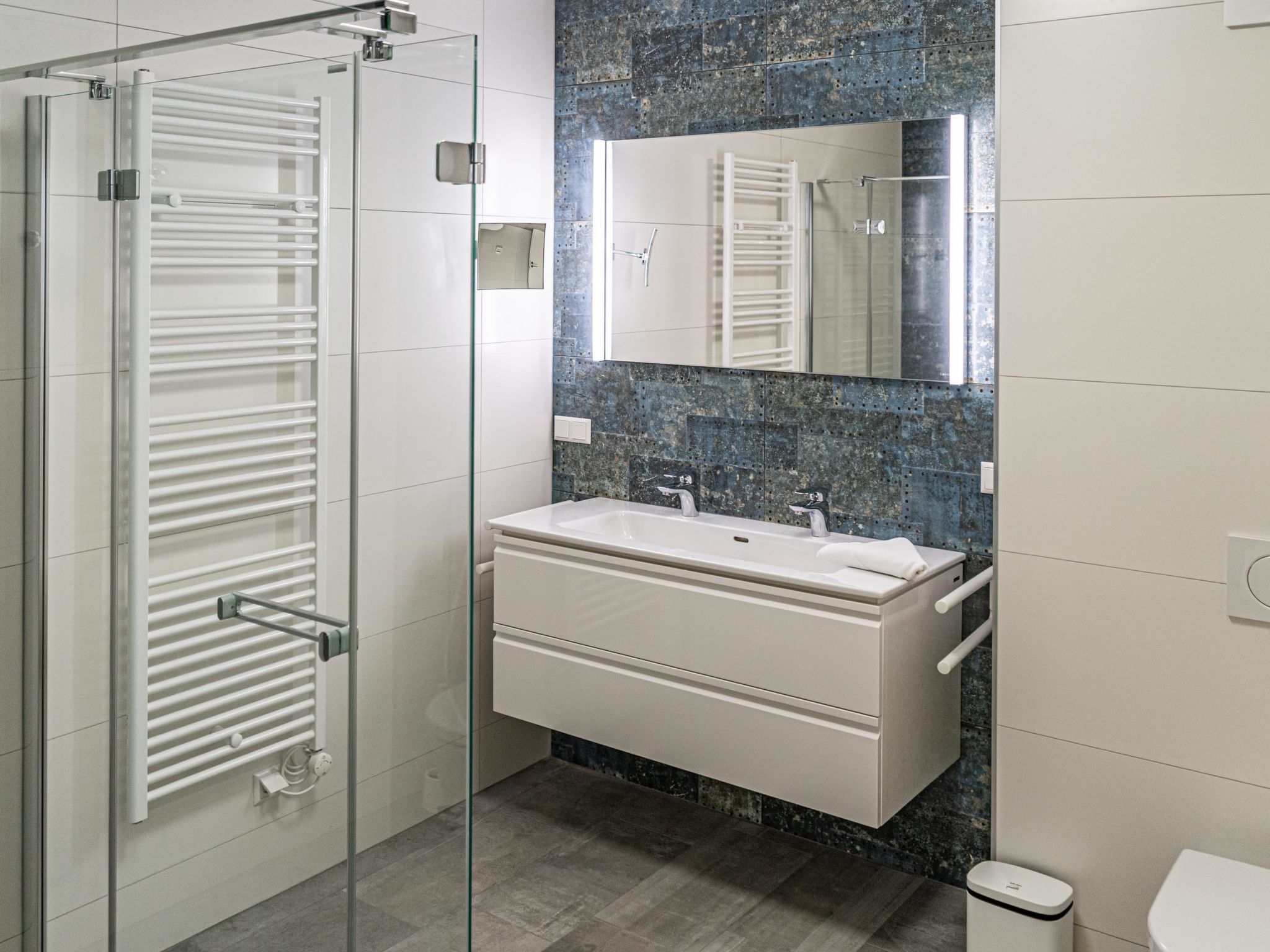 Top 5 Alpe maritima Seeblick+Bergkulisse-Binnen