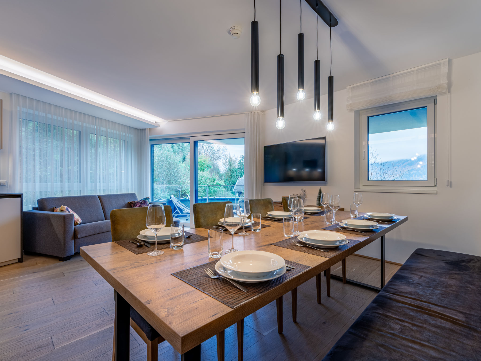 "Dobratschblick alpe maritima Ski&See-14", 3-room apartment 79 m2 on 1st floor. Bright, very modern and tasteful furnishings: entrance hall. Living/dining room with dining table and satellite TV (flat..