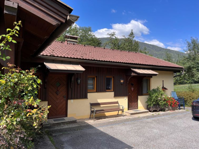 Licht appartement Kunzhof in Treffen nabij Ossiacher See in Treffen