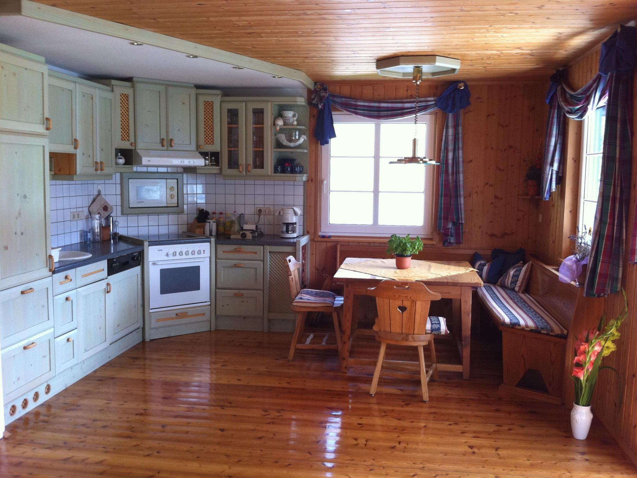 Am Ossiacher See mit Garten