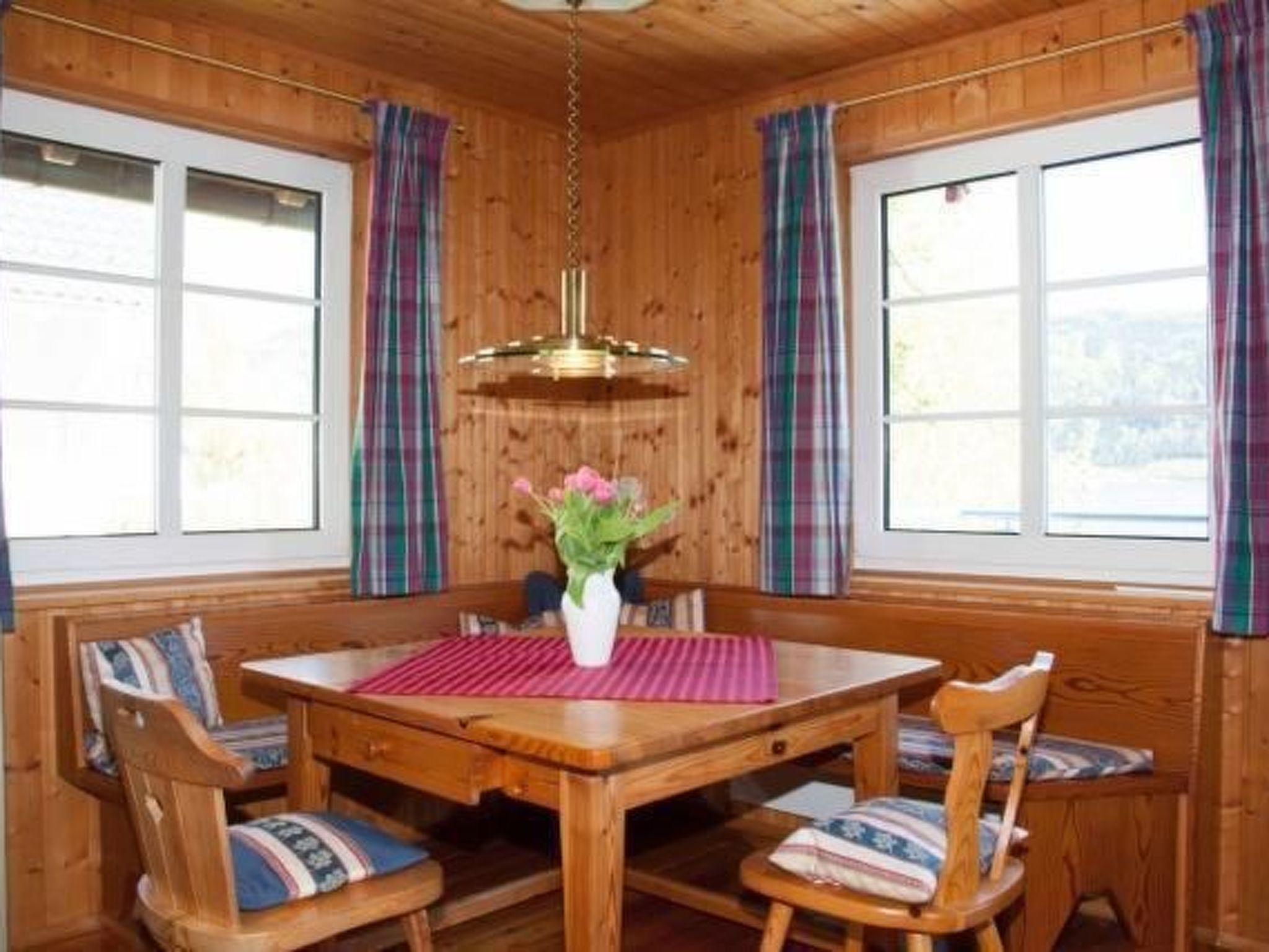 Am Ossiacher See mit Garten-Dedans