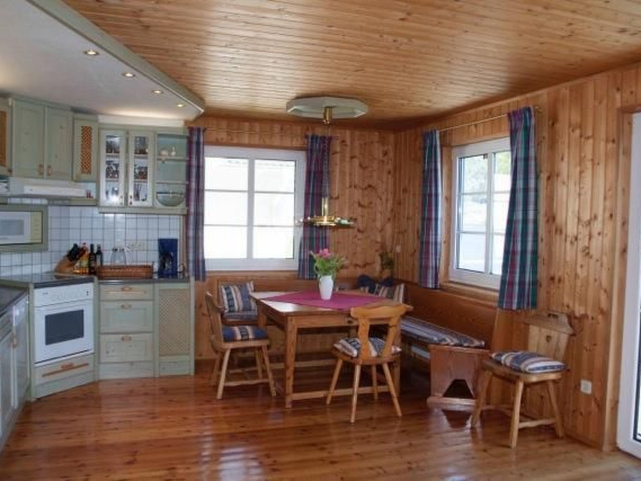 Am Ossiacher See mit Garten-Dedans