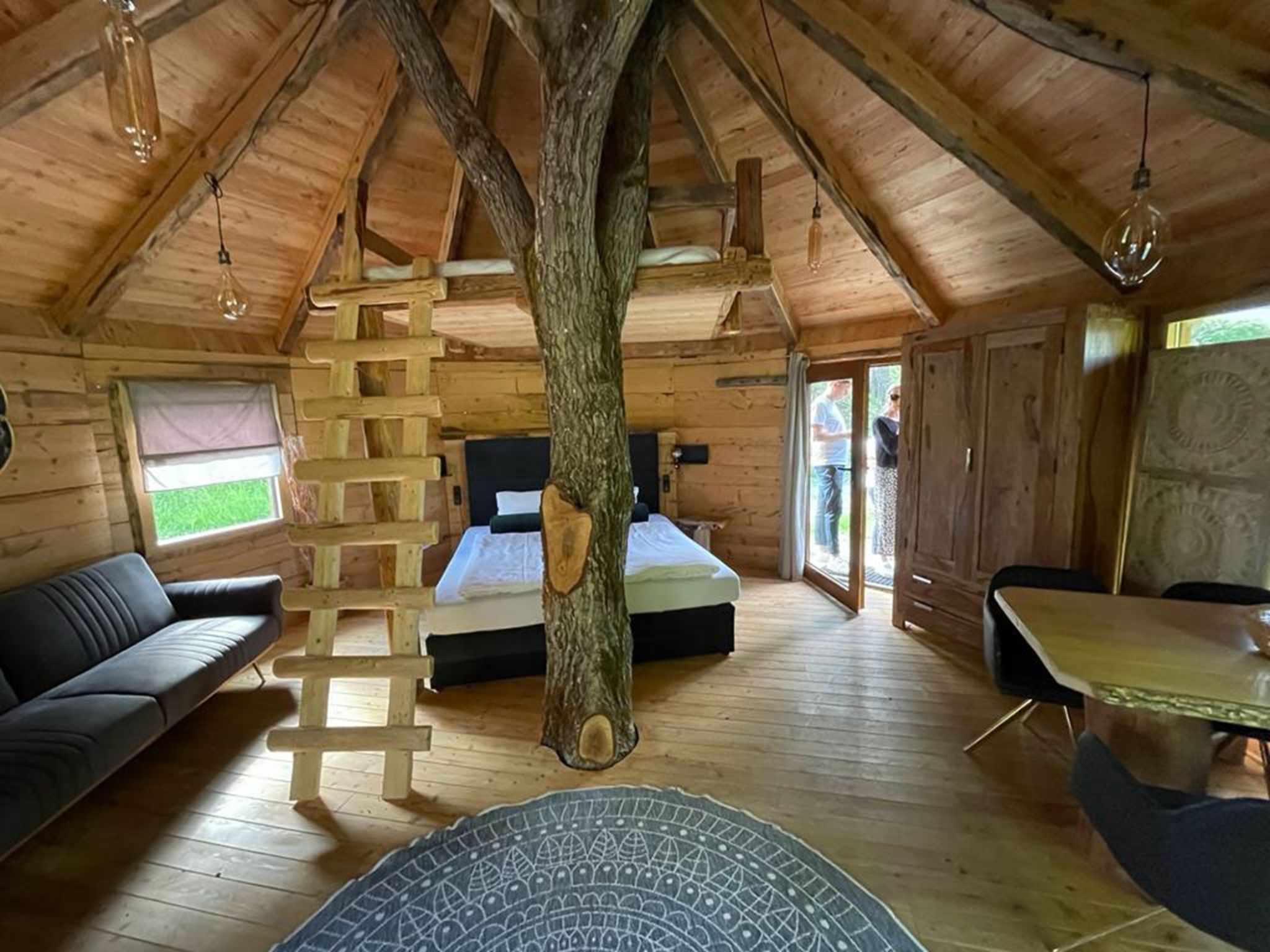 Treehouse-Drinnen