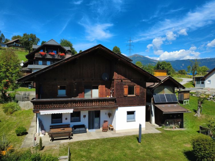 5-persoons vakantiehuis met bergzicht en open haard in Afritz am See in AFRITZ AM SEE
