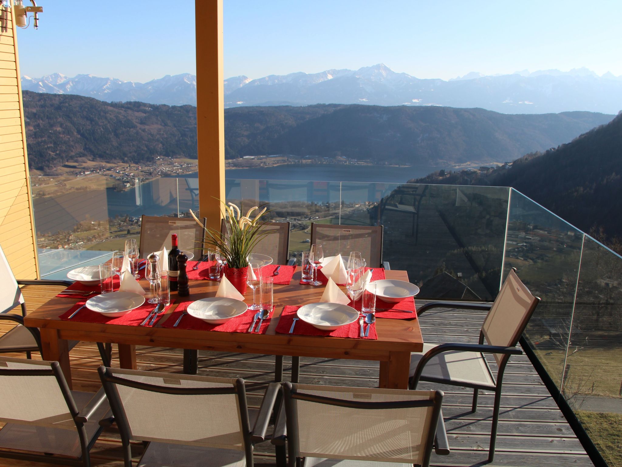 Freistehendes Ferienhaus mit Blick auf den See-Inside