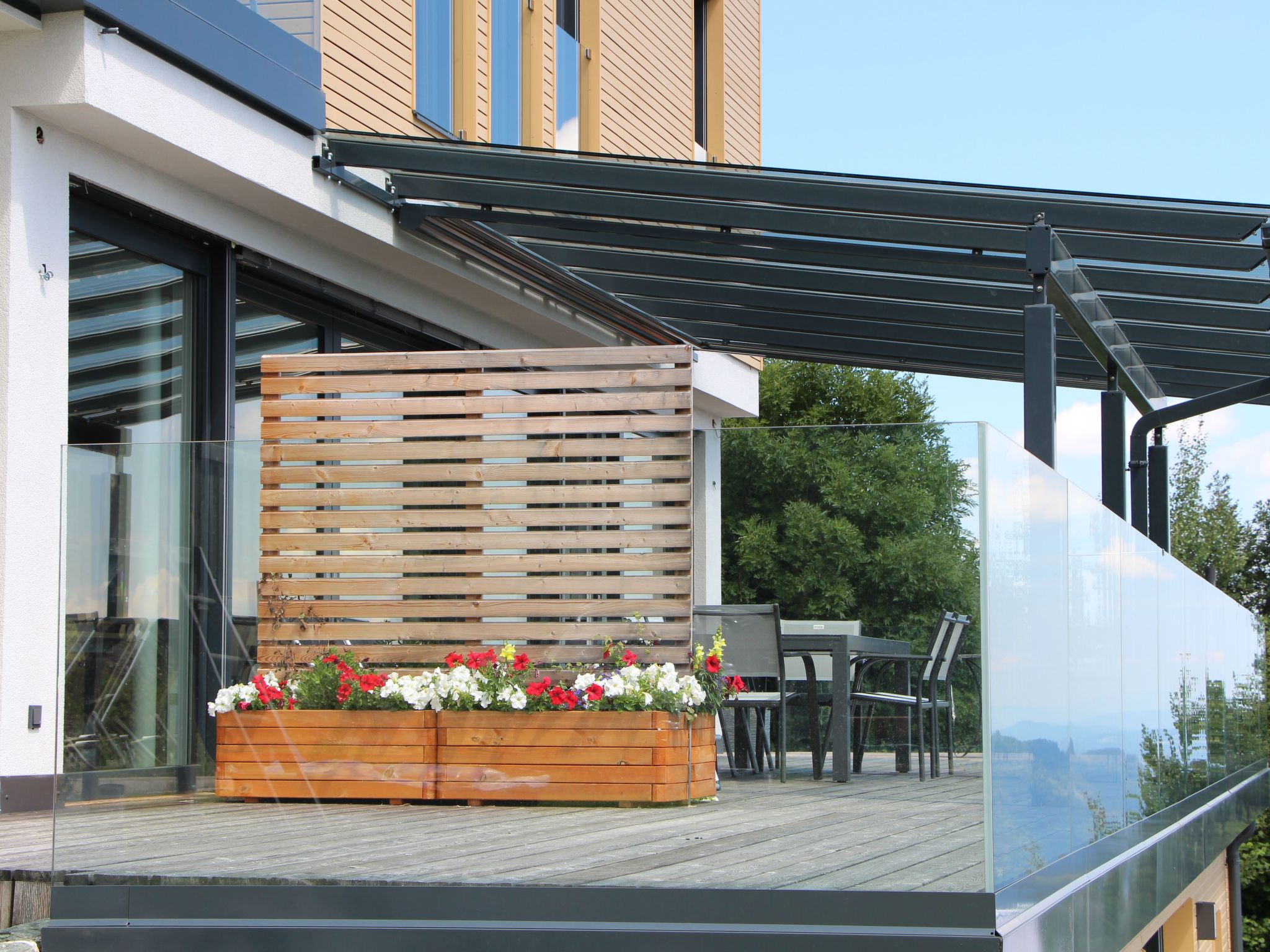 Appartement mit herrlichem Berg- und Seeblick-Inside