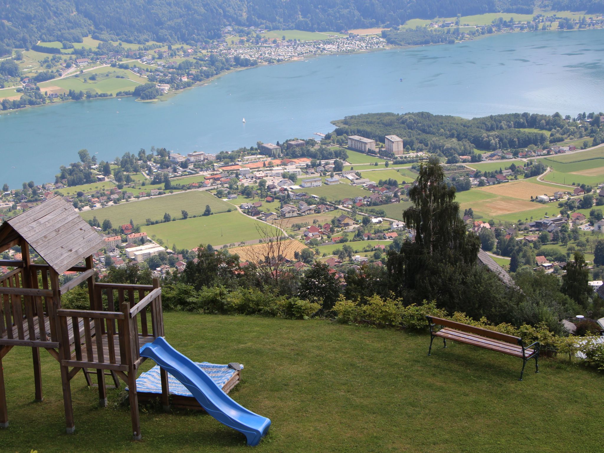 Appartement mit herrlichem Berg- und Seeblick-Inside