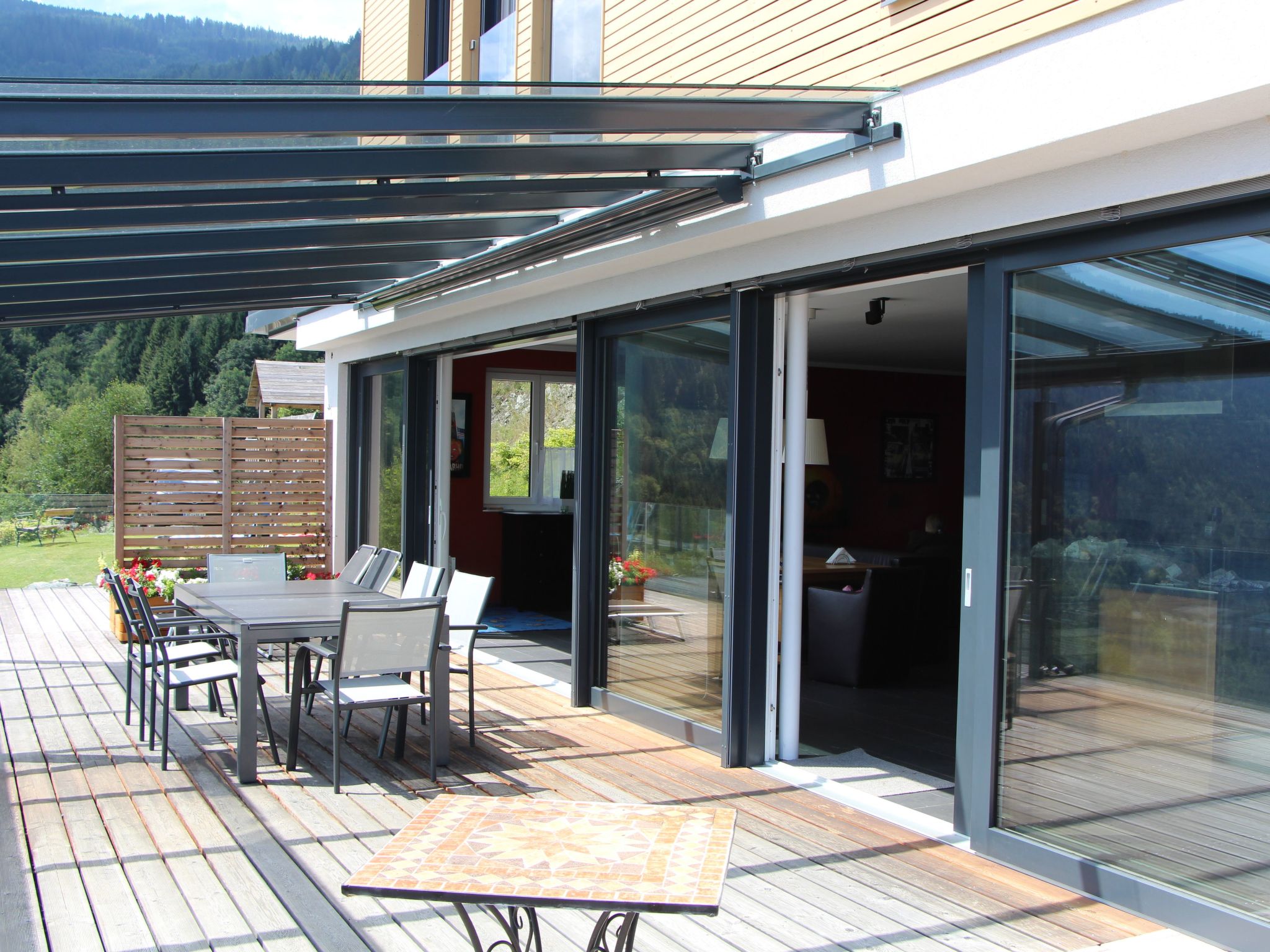 Appartement mit herrlichem Berg- und Seeblick-Inside