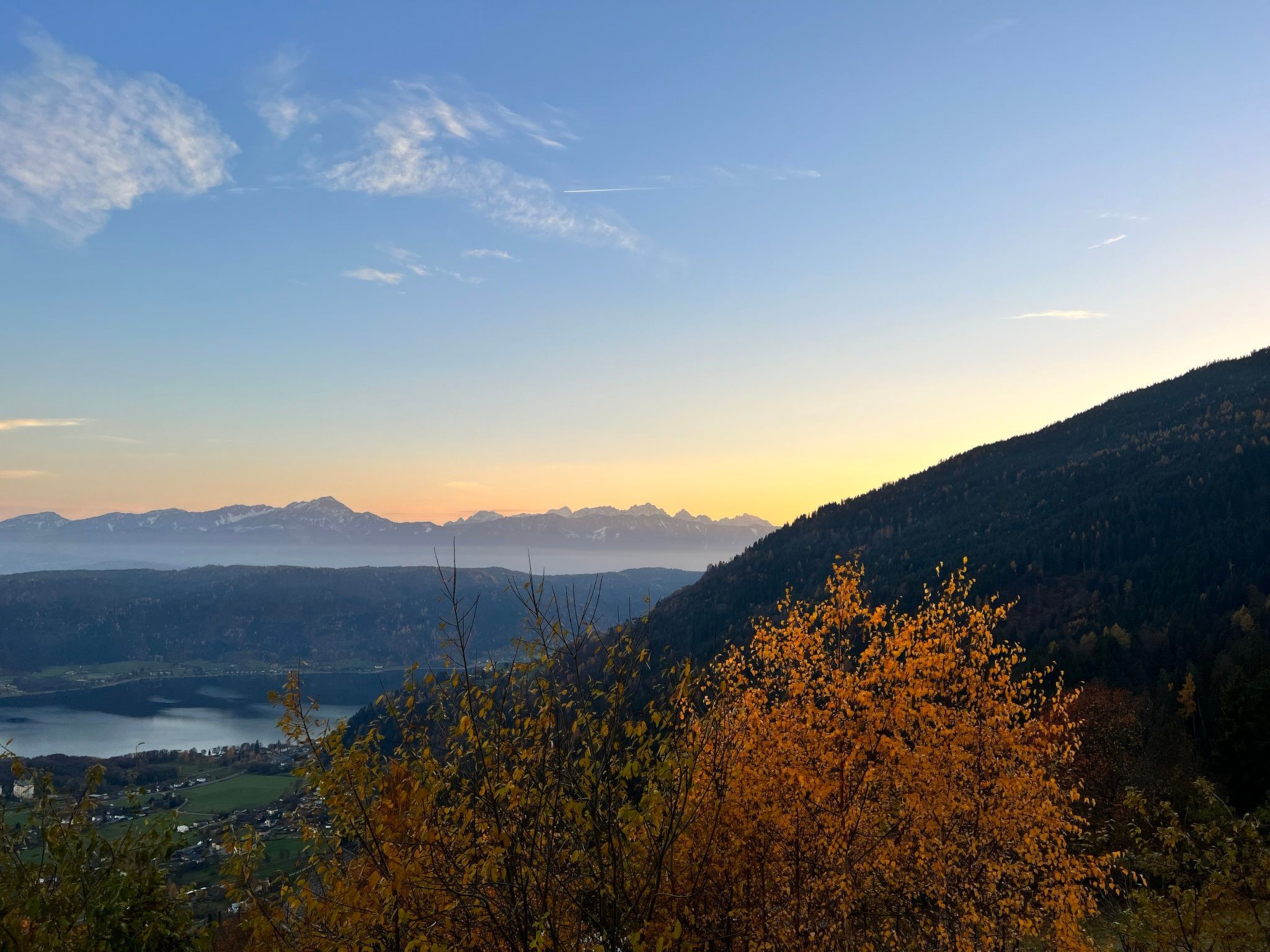 Appartement mit herrlichem Berg- und Seeblick-Inside