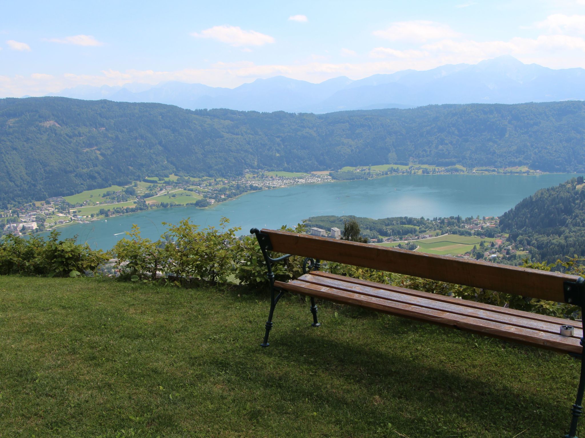 Appartement mit herrlichem Berg- und Seeblick