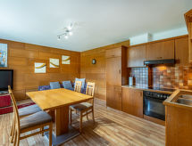 Rustiek appartement bij het meer met uitzicht op de bergen in Bodensdorf - thumbnail 5