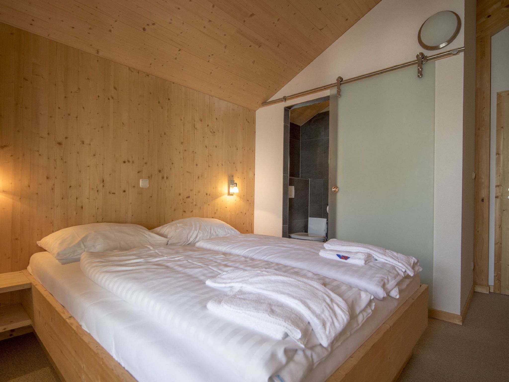 #19 mit IR-Sauna und Sprudelbad - Image 4