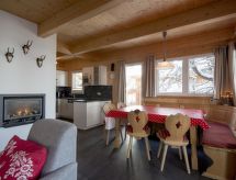 #30 mit IR-Sauna & Sprudelbad innen