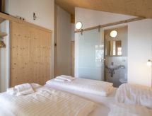 #11 mit IR-Sauna & Sprudelwanne Innen