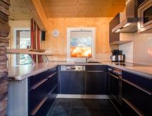 #22 mit IR-Sauna & Sprudelwanne Innen