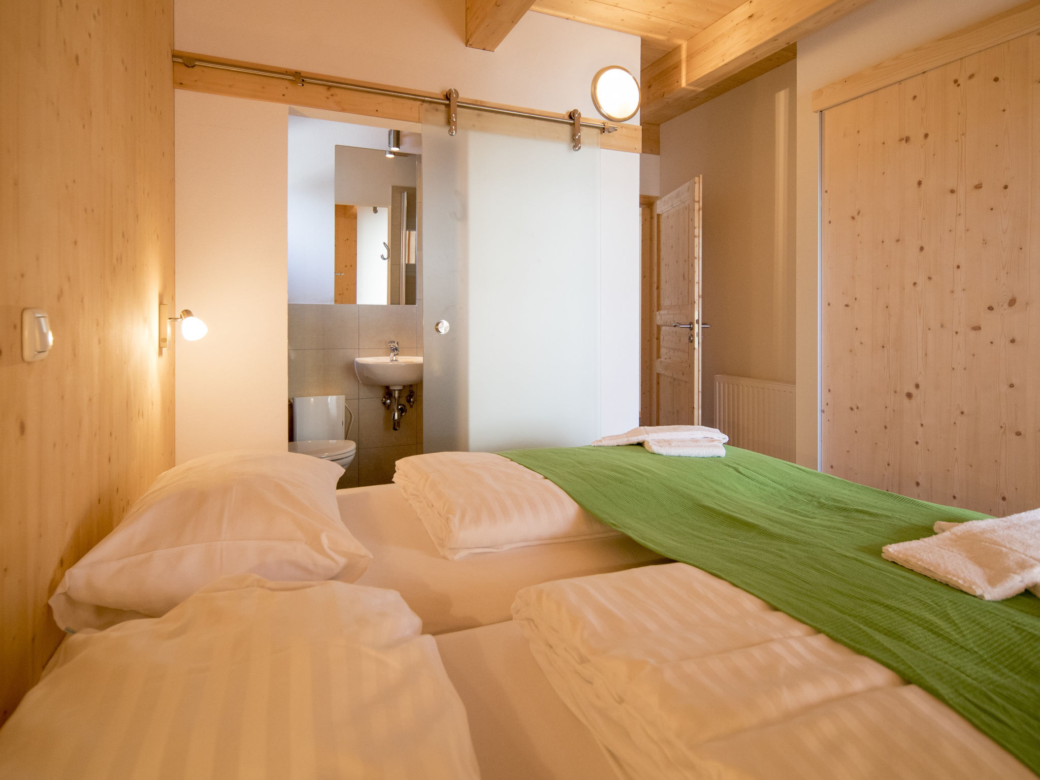 #28 mit Sauna und Sprudelbad innen - Image 4