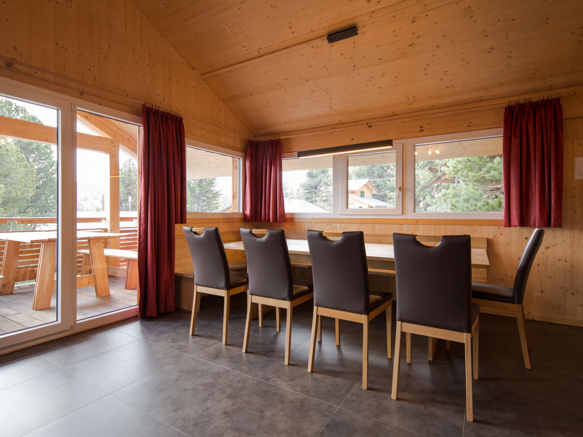 #31 mit IR-Sauna und Sprudelbad innen - Image 2