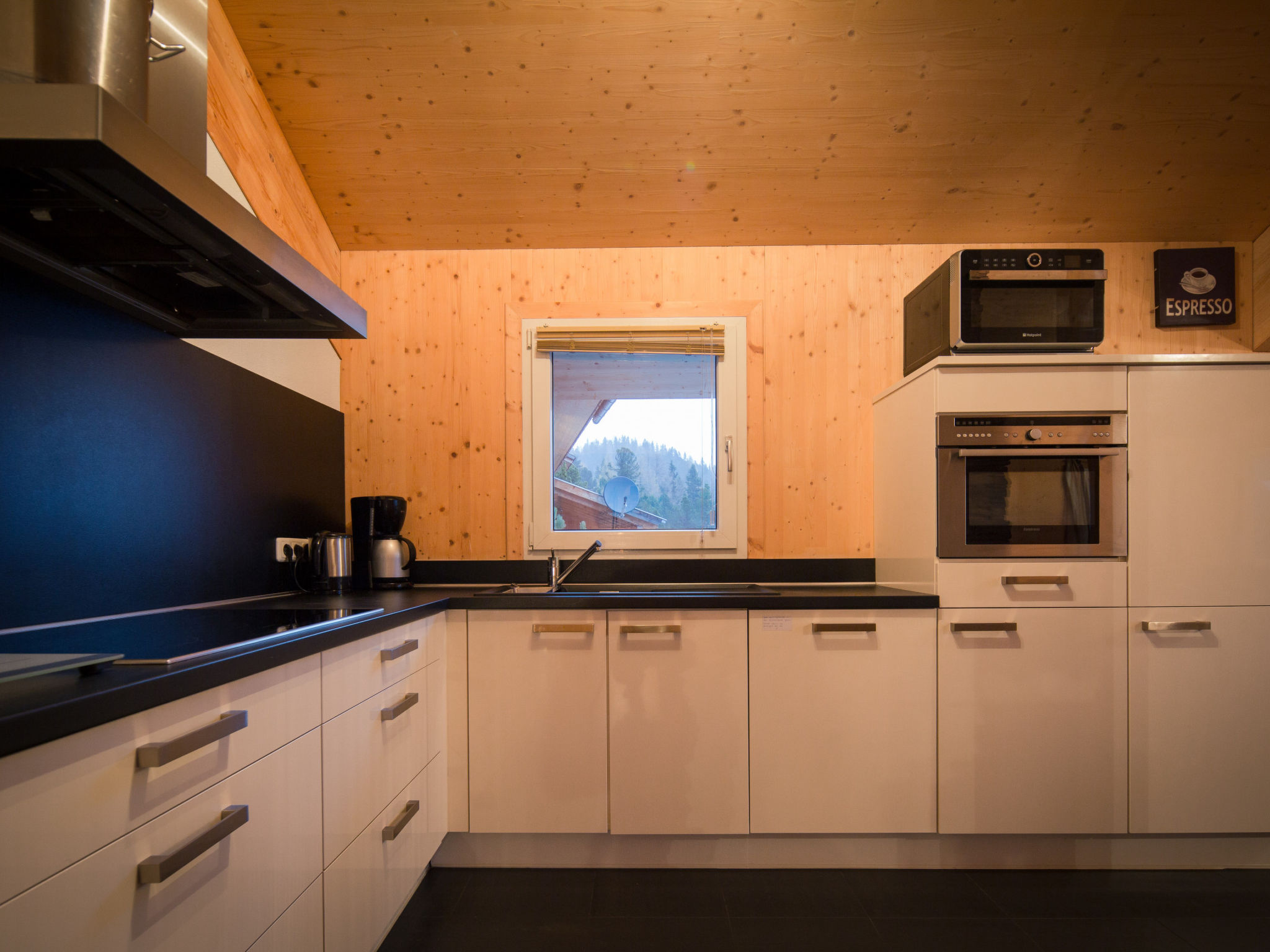#34 mit IR-Sauna und Sprudelbad innen - Image 2